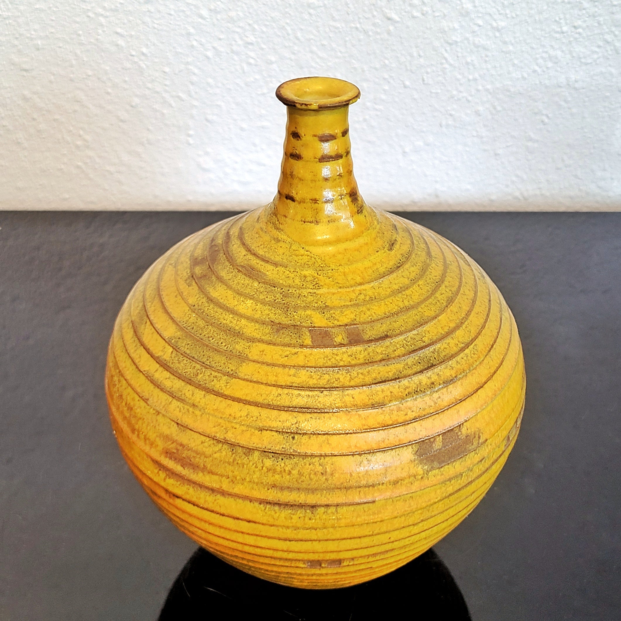 BULBOUS THIN-NECKED VASE WITH RIDGES BY ALVINO BAGNI
