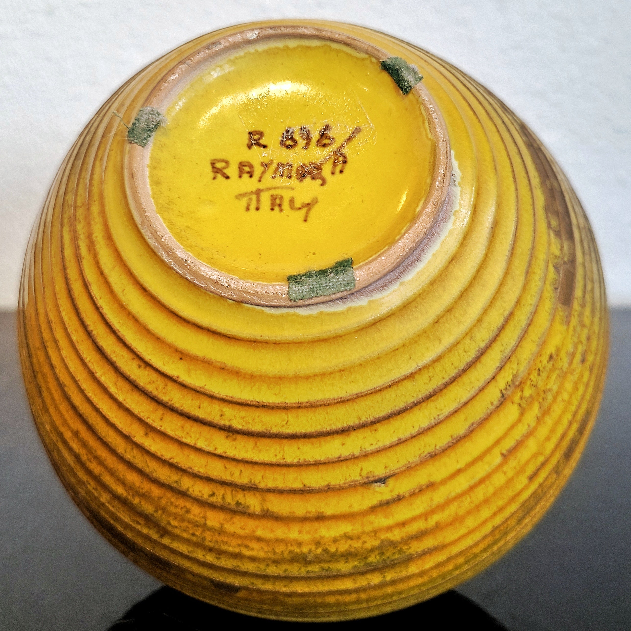 BULBOUS THIN-NECKED VASE WITH RIDGES BY ALVINO BAGNI