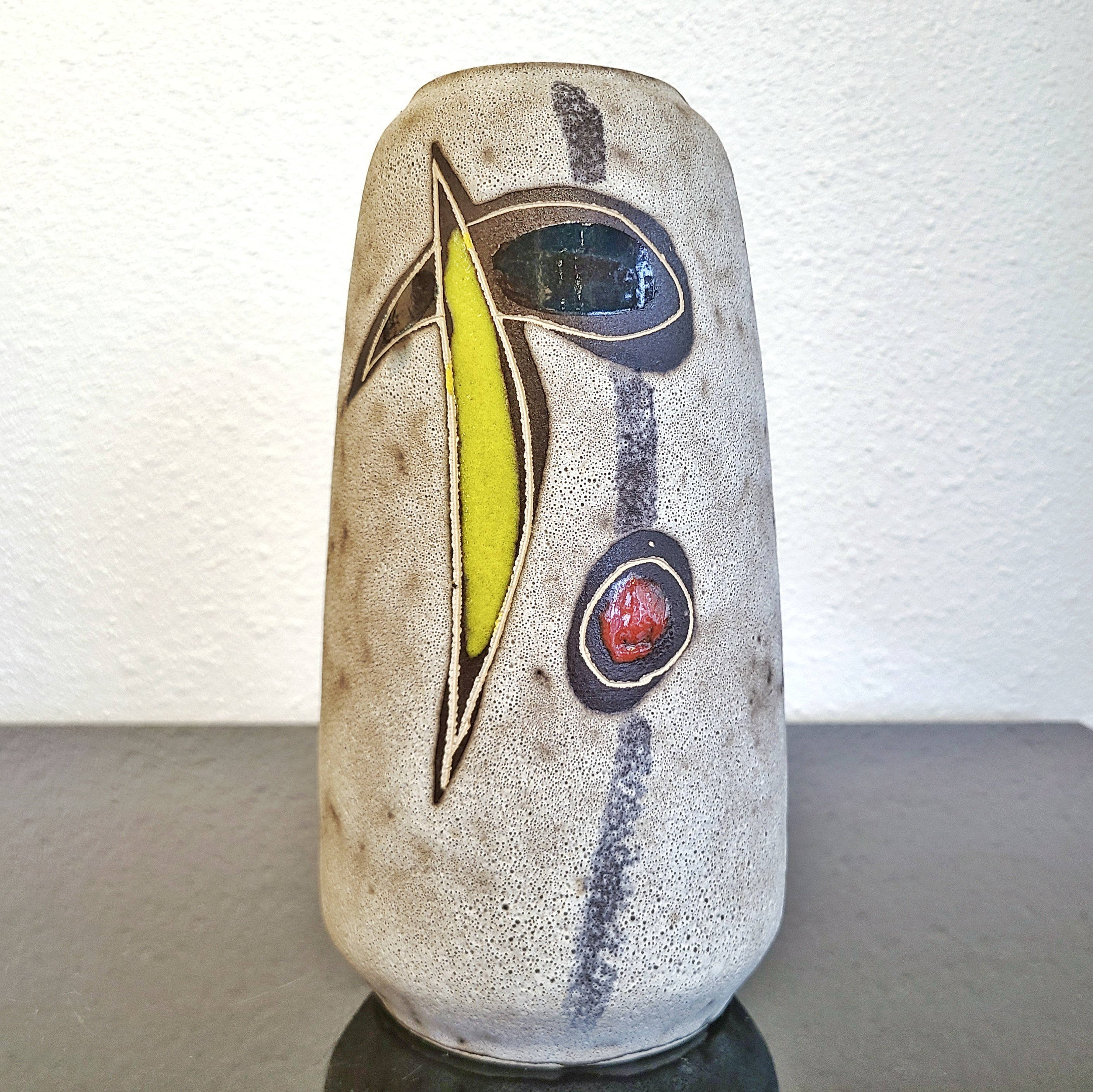 SCHEURICH ABSTRACT FRUIT MOTIF VASE Nr. 203/26