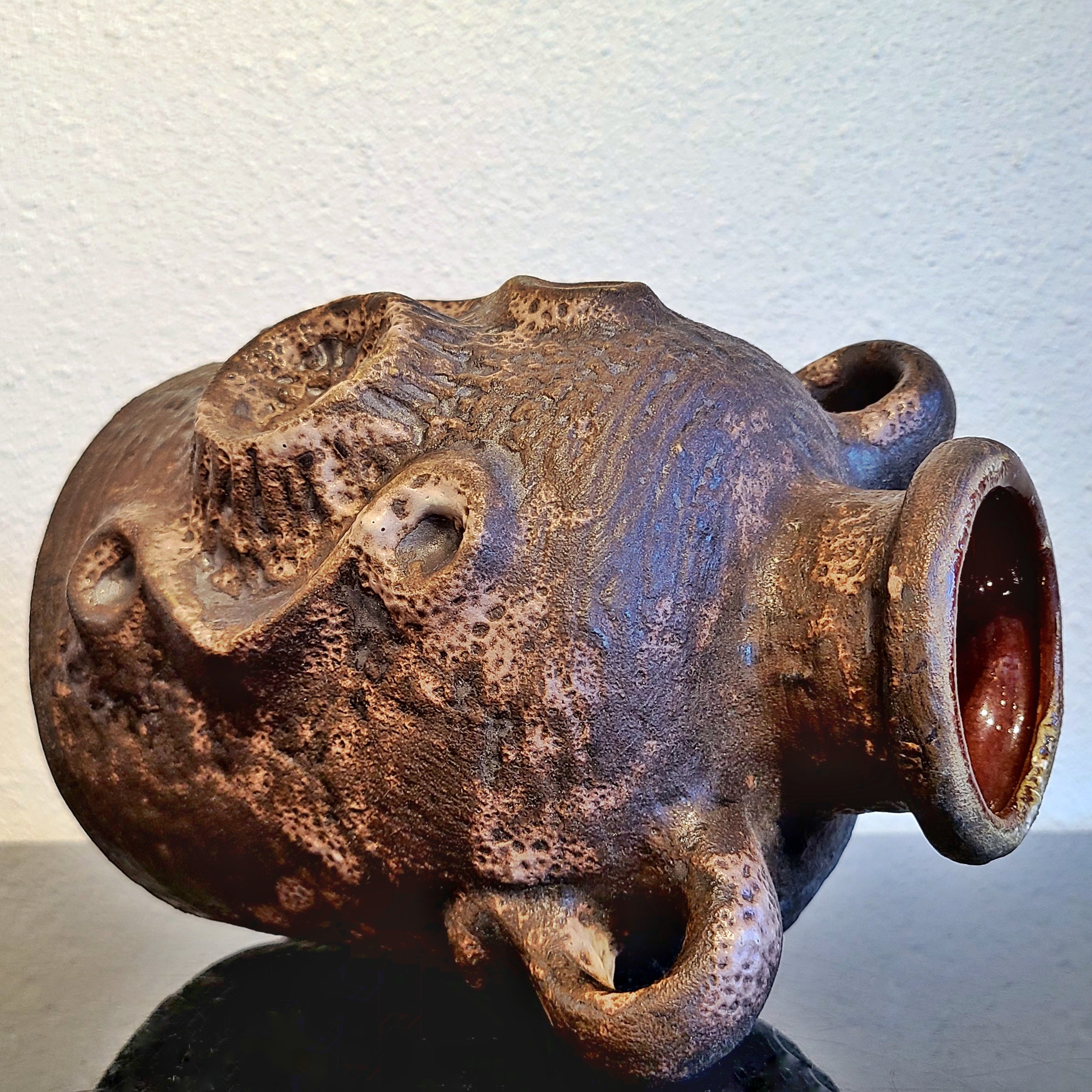 CARSTENS TÖNNIESHOF BROWN AND PINK ‘MOONCRATER’ VASE Nr. 7952/22