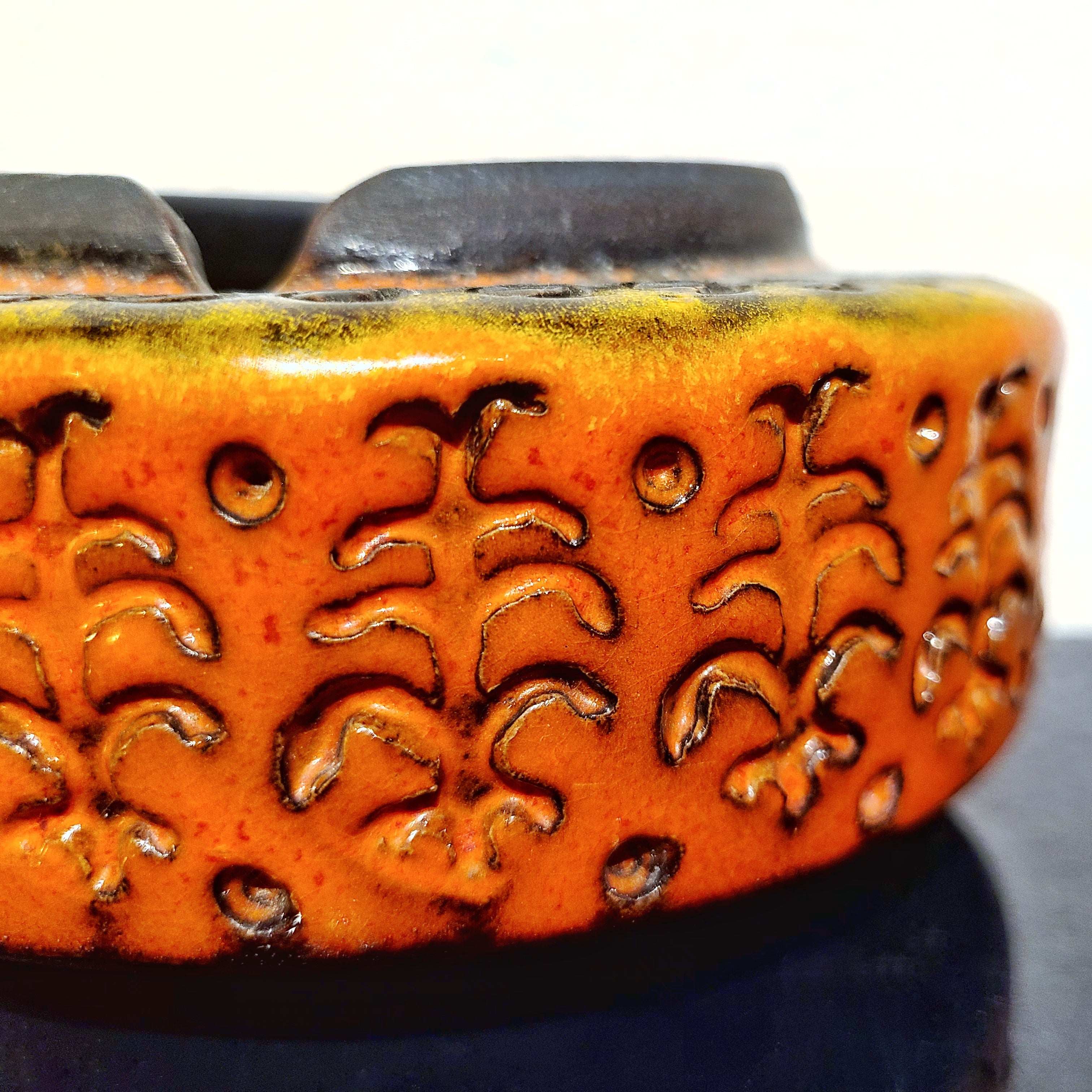 ALDO LONDI ‘GENOVESE’ DÉCOR ASHTRAY FOR BITOSSI CERAMICHE