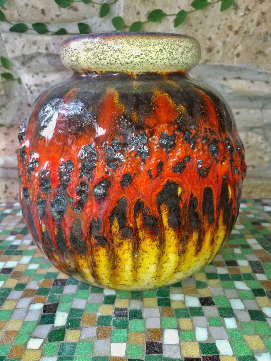 SCHEURICH KERAMIK ‘VULKAN’ CERAMOS BALL VASE Nr. 284/19