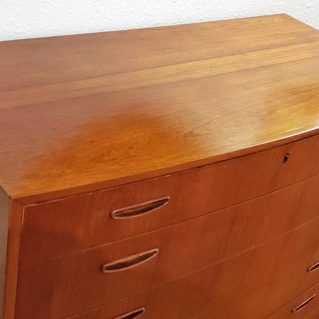 BOW-FRONT CHEST OF DRAWERS