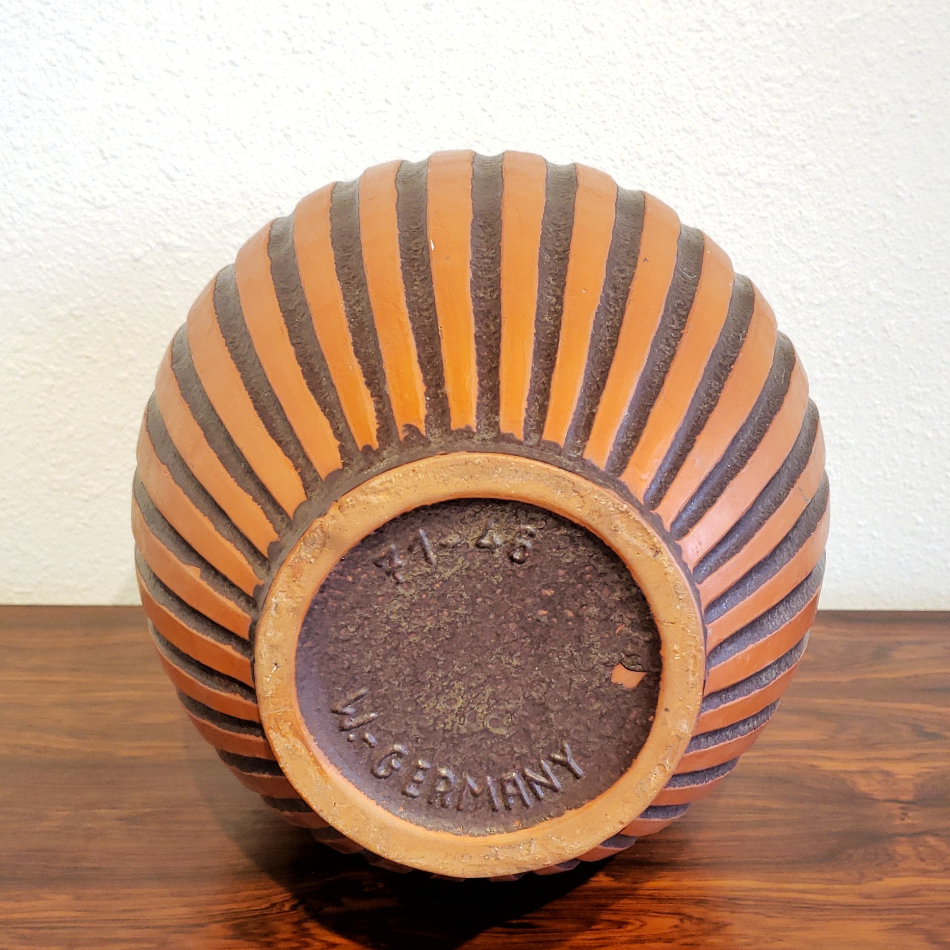 CARSTENS TÖNNIESHOF ‘GHANA’ FLOOR VASE Nr. 71/46 BY HEINZ SIERY (RARE)