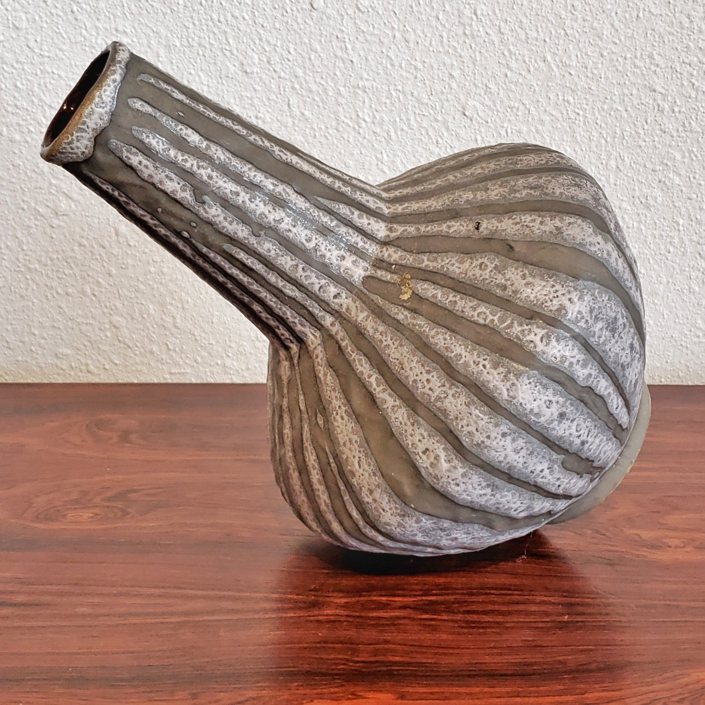CARSTENS TÖNNIESHOF ‘ATELIER’ SERIES ‘BERLIN’ VASE Nr. 103 (28 cm)