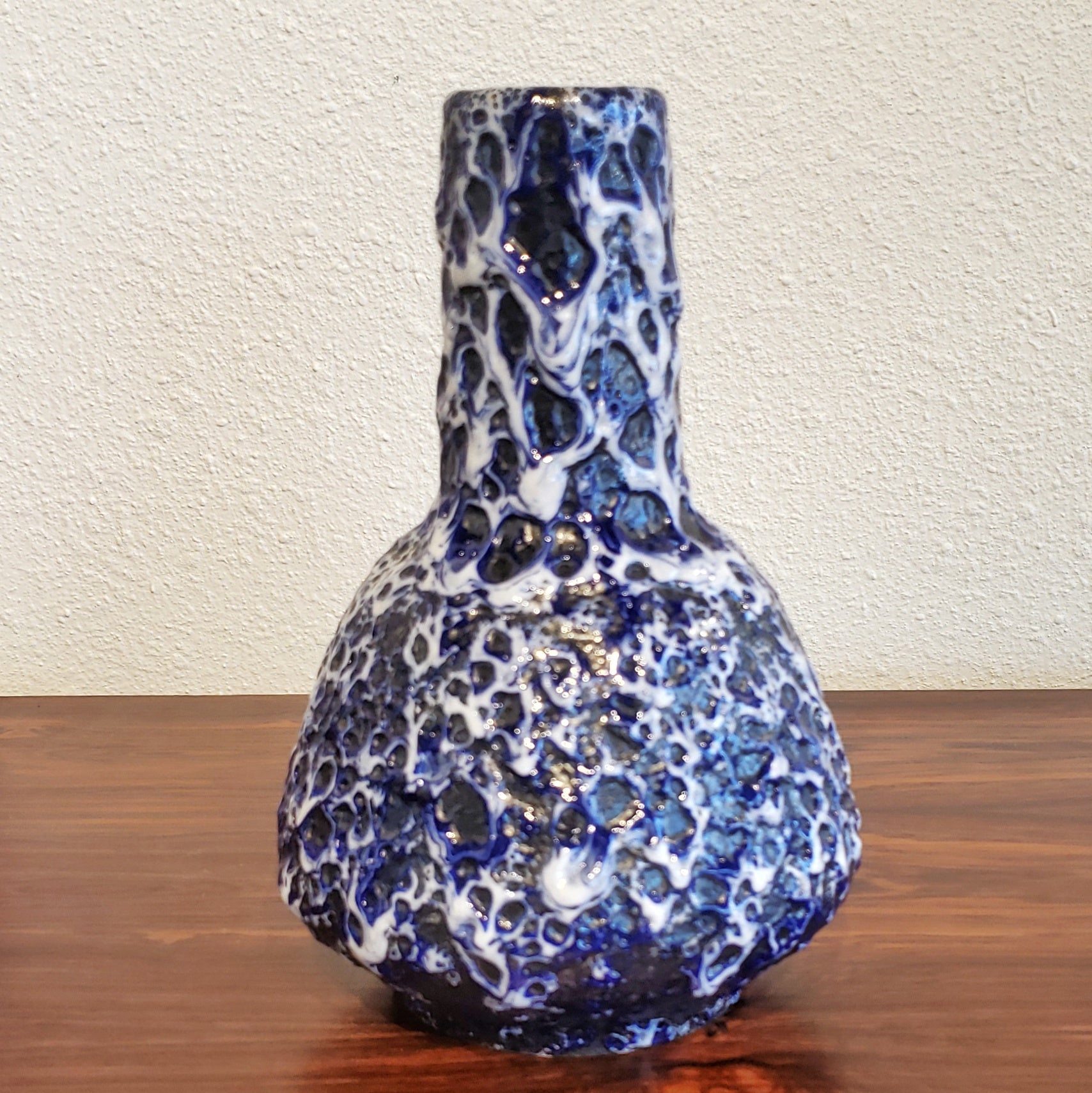 ES KERAMIK BLUE AND WHITE FAT-LAVA VASE Nr. 602/22