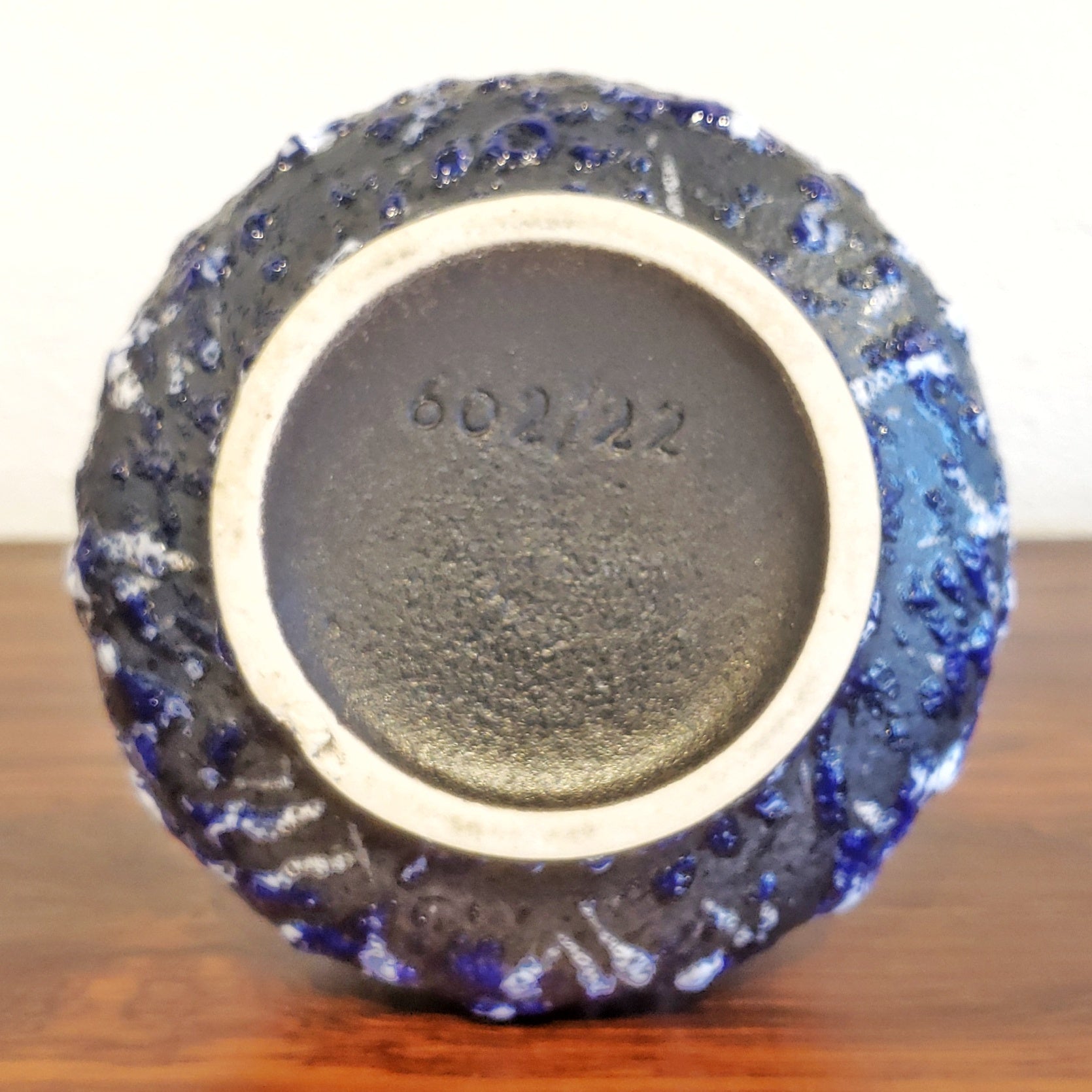ES KERAMIK BLUE AND WHITE FAT-LAVA VASE Nr. 602/22