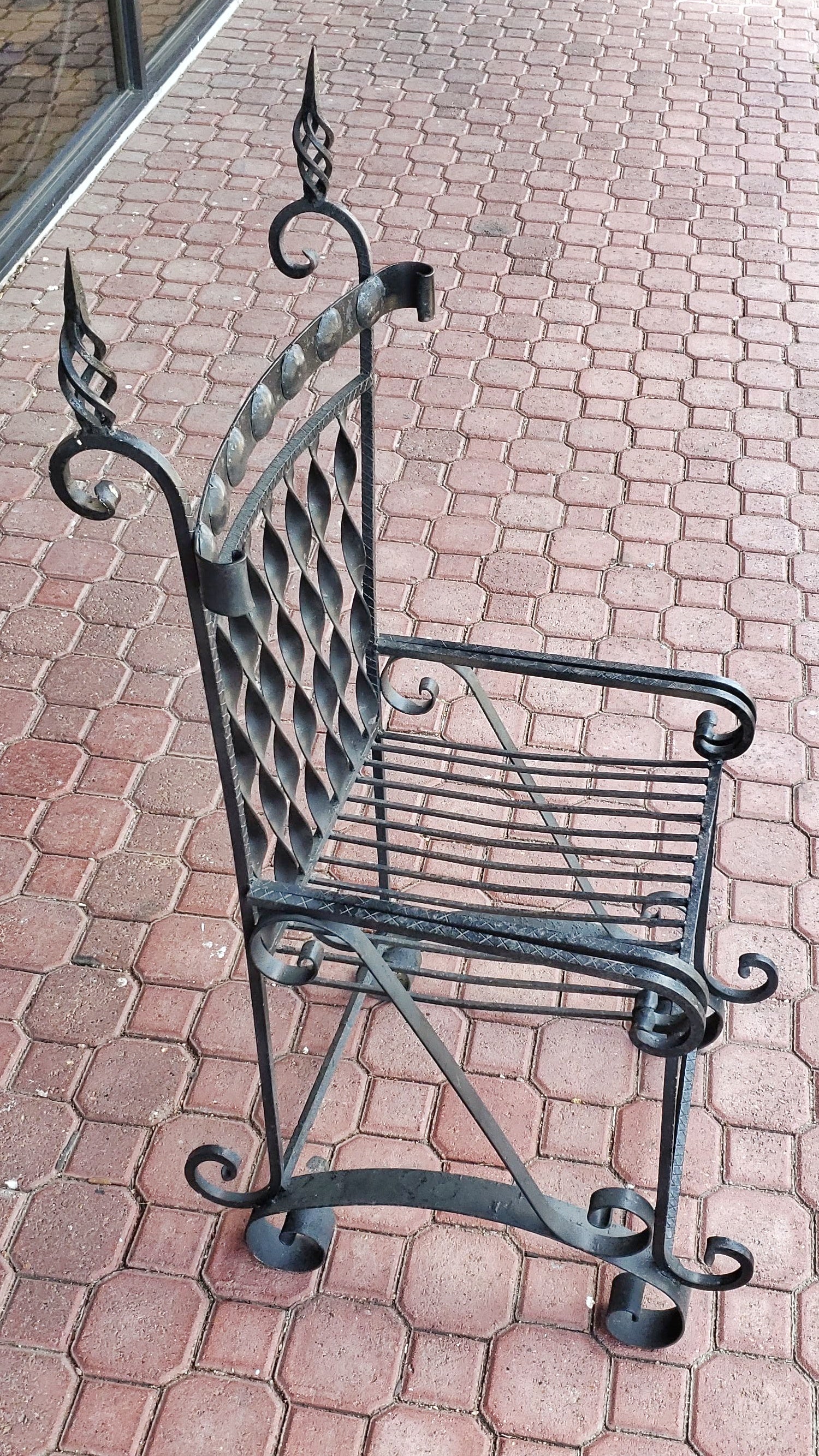 IRON MEDIEVAL STYLE GARDEN CHAIR