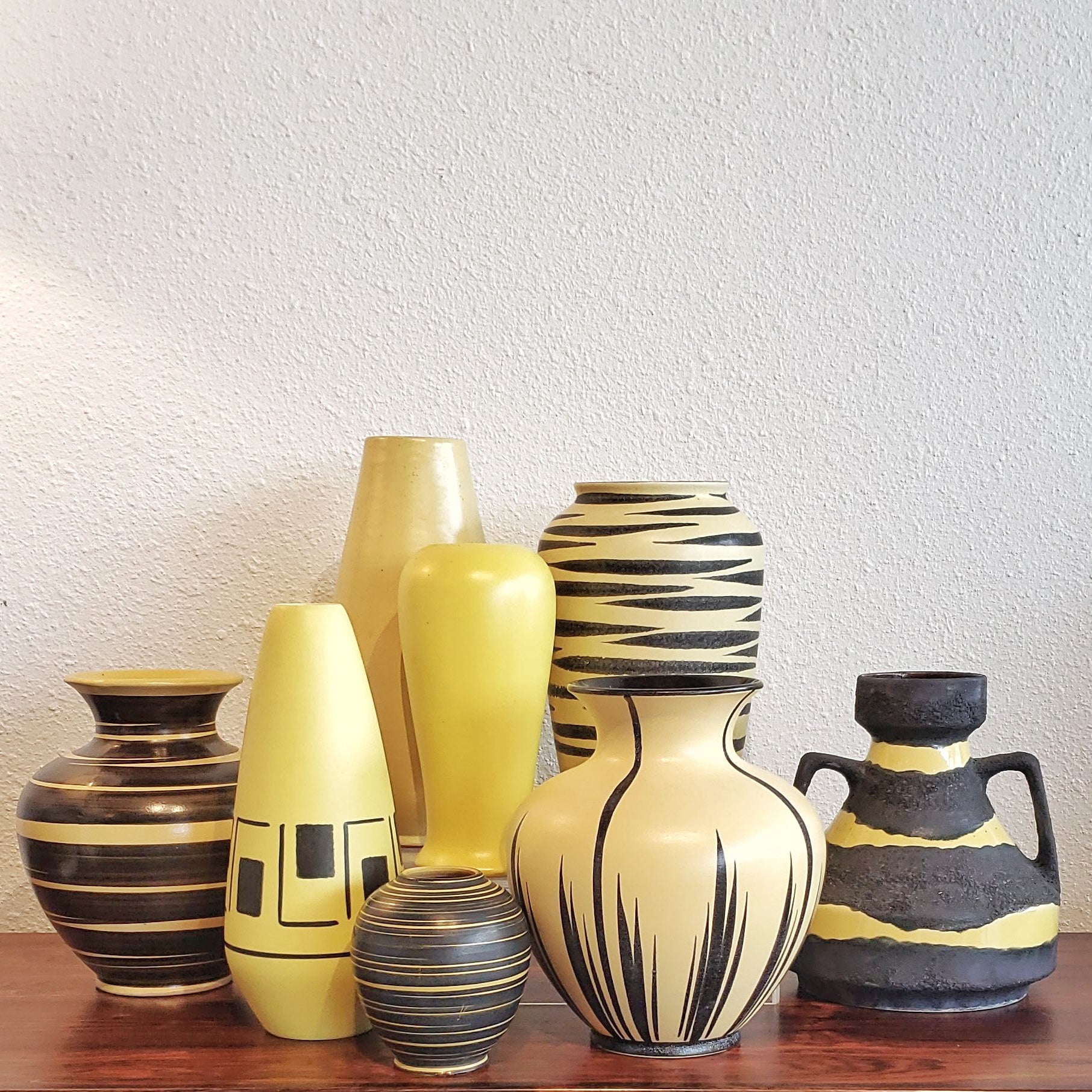 RARE SCHLOSSBERG KERAMIK ‘BUMBLE BEE’ VASE Nr. 286/20