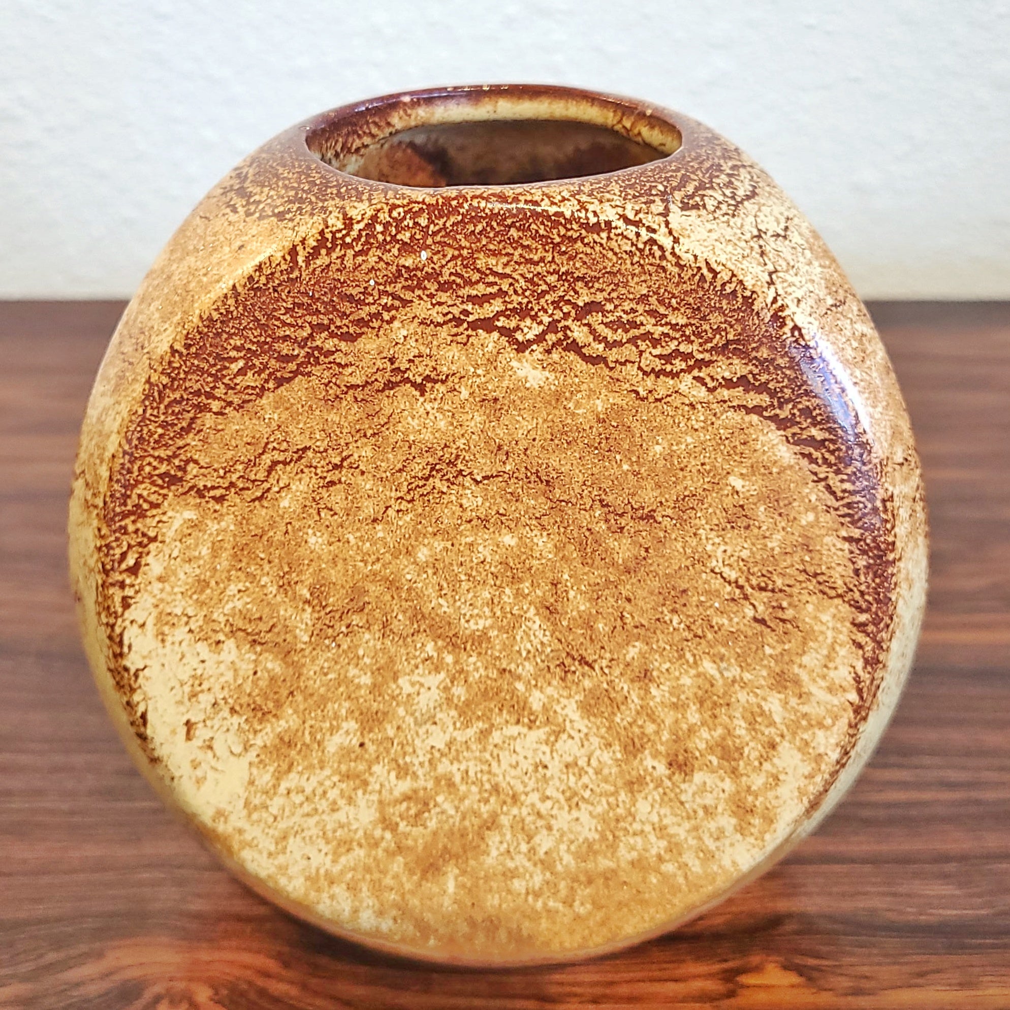 THREE SIDED VASE BY GIOVANNI BERTONCELLO