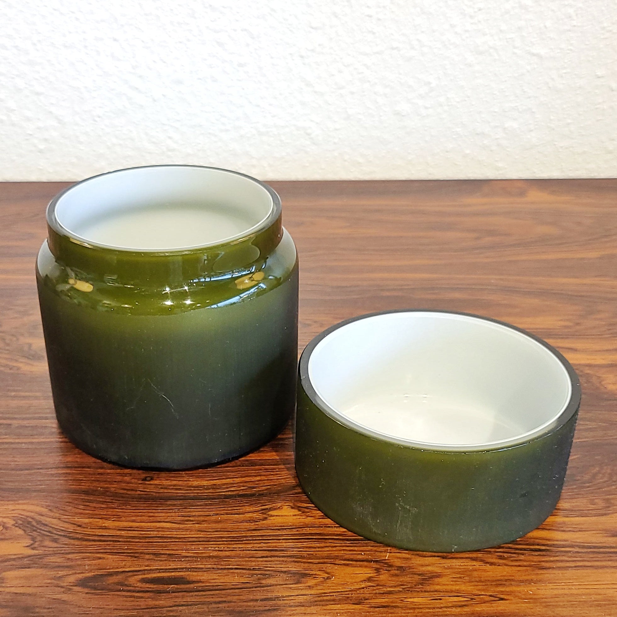 1960s VISTOSI FROSTED OLIVE GREEN AND WHITE CASED-GLASS BOX (MURANO)