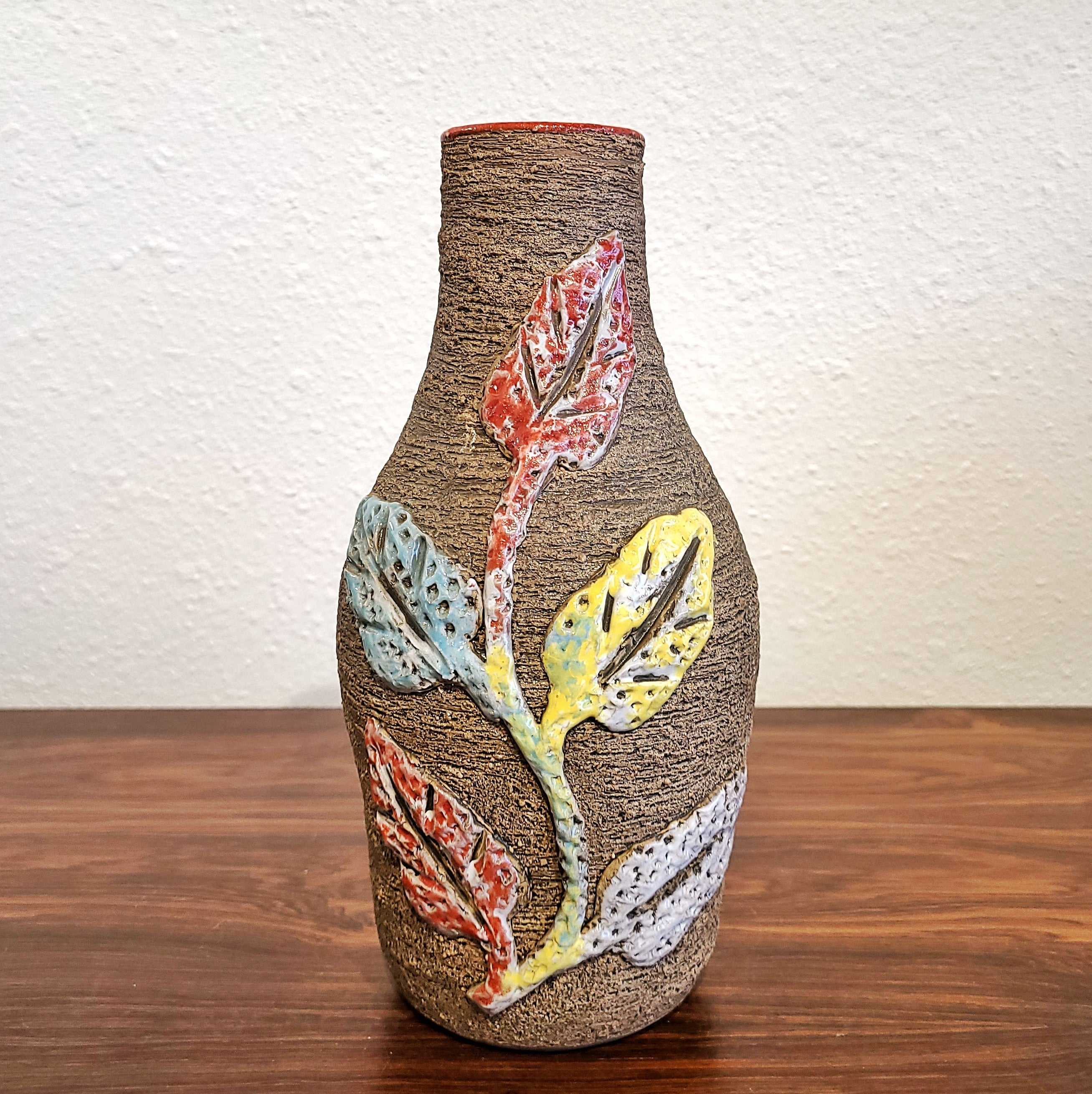 FRATELLI FANCIULLACCI ‘VINE & LEAF’ RELIEF DÉCOR VASE