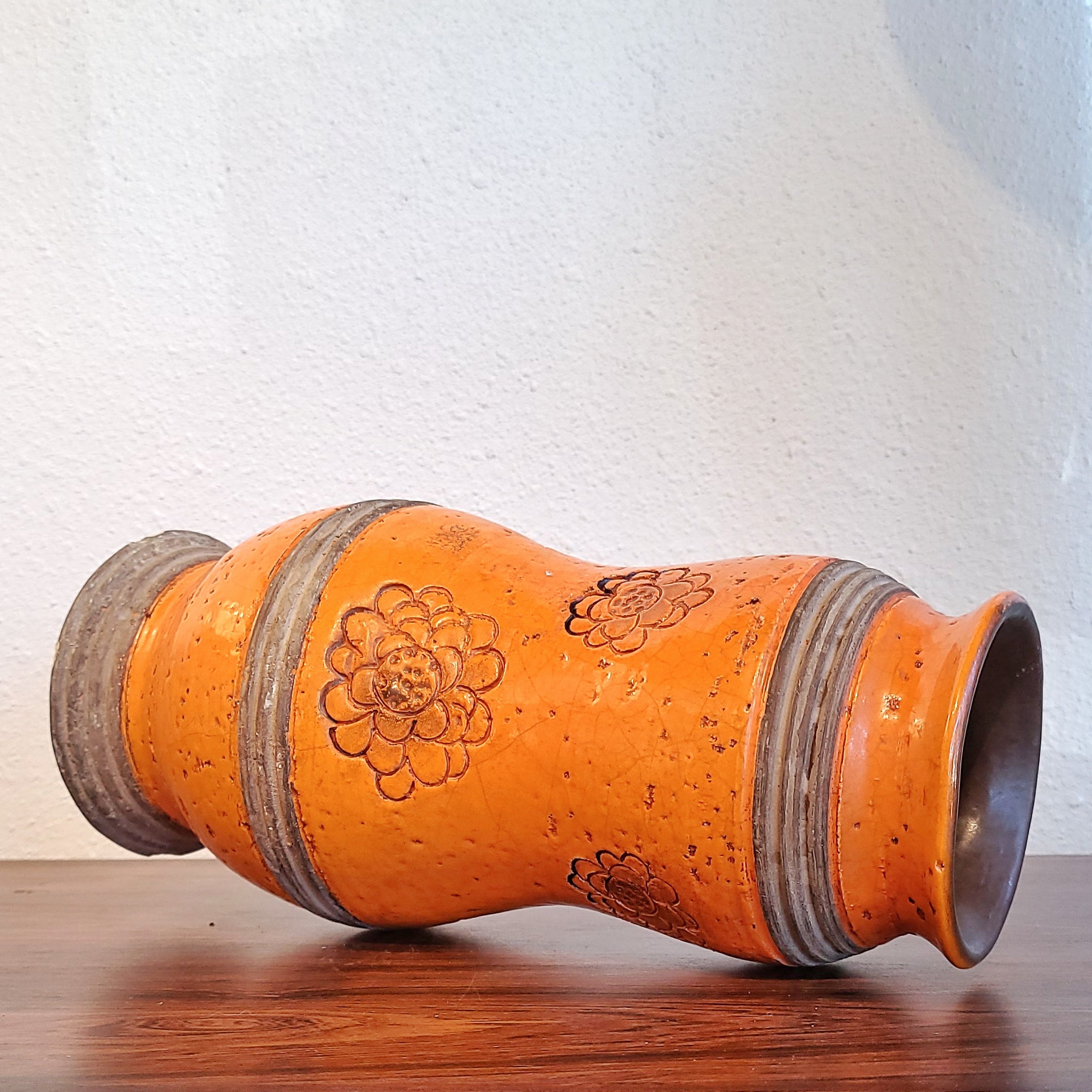 SHAPELY ORANGE BITOSSI VASE DESIGNED BY ALDO LONDI FOR RAYMOR