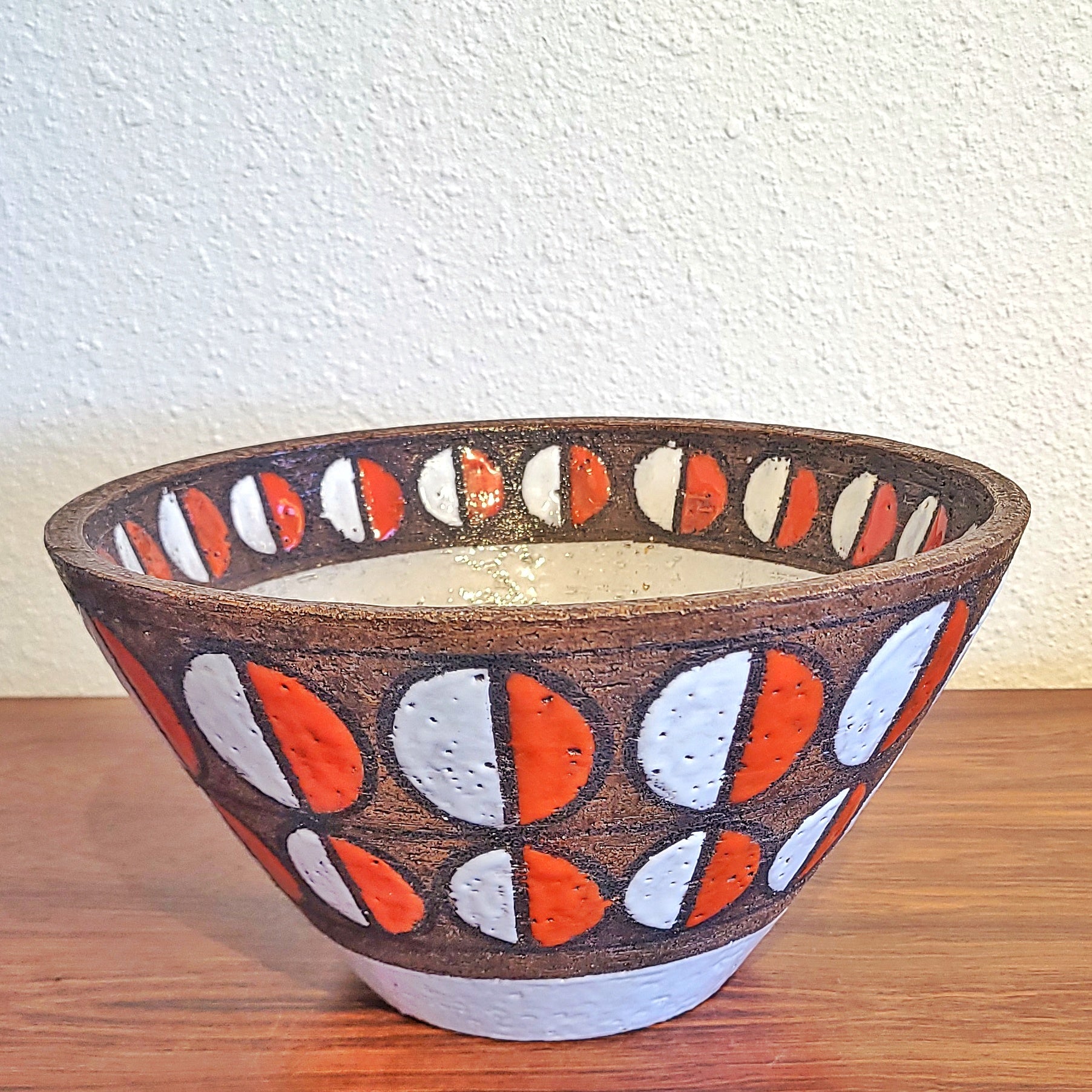 LARGE BITOSSI CERAMIC BOWL WITH SEMICIRCLES