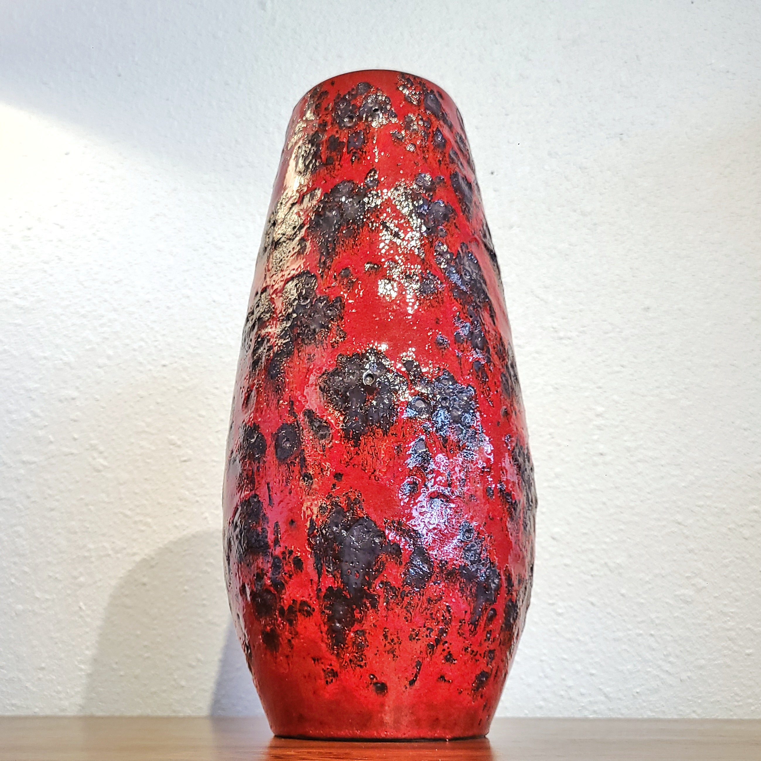 LARGE SCHEURICH KERAMIK RED & BLACK FAT LAVA VASE Nr. 529/38
