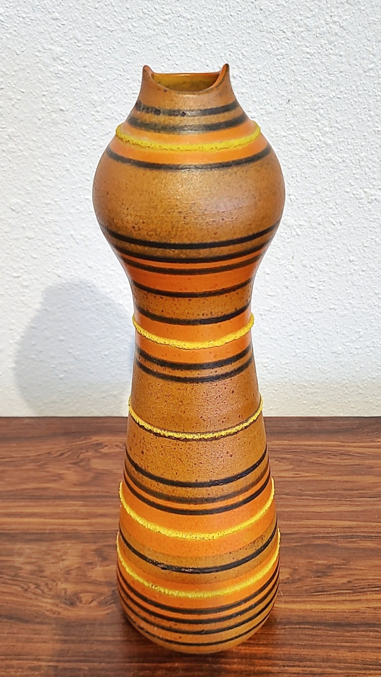 TALL ALVINO BAGNI FISH-MOUTH VASE FOR RAYMOR