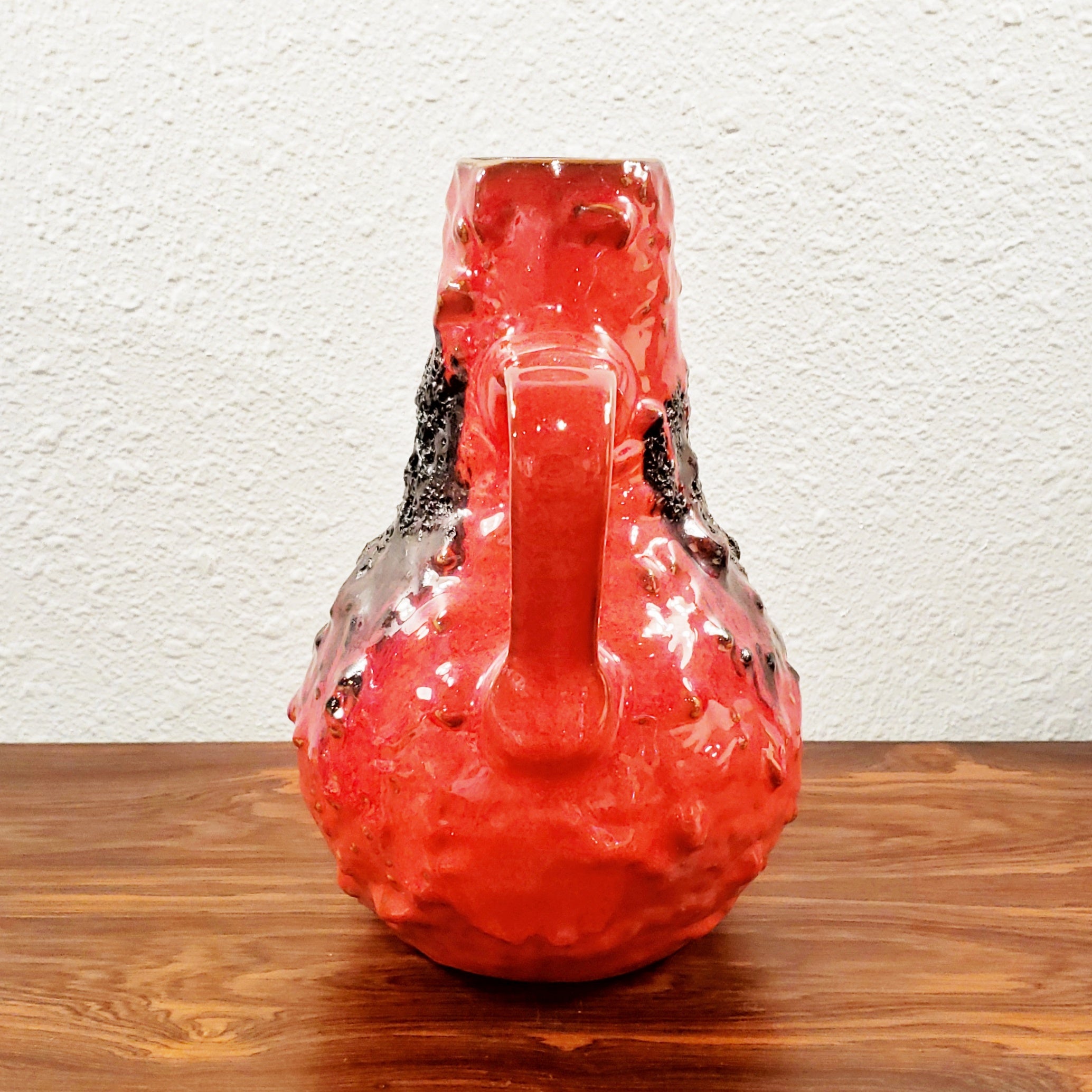 KREUTZ KERAMIK RED/BLACK FAT-LAVA JUG VASE 201 (23.5 cm)